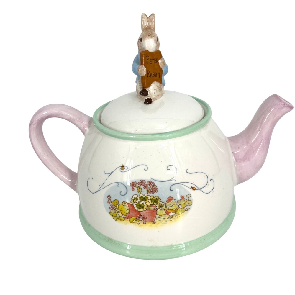 Vintage Beatrix Potter Peter Rabbit Ceramic Teapot Pastel Garden Bunny Lid 7in